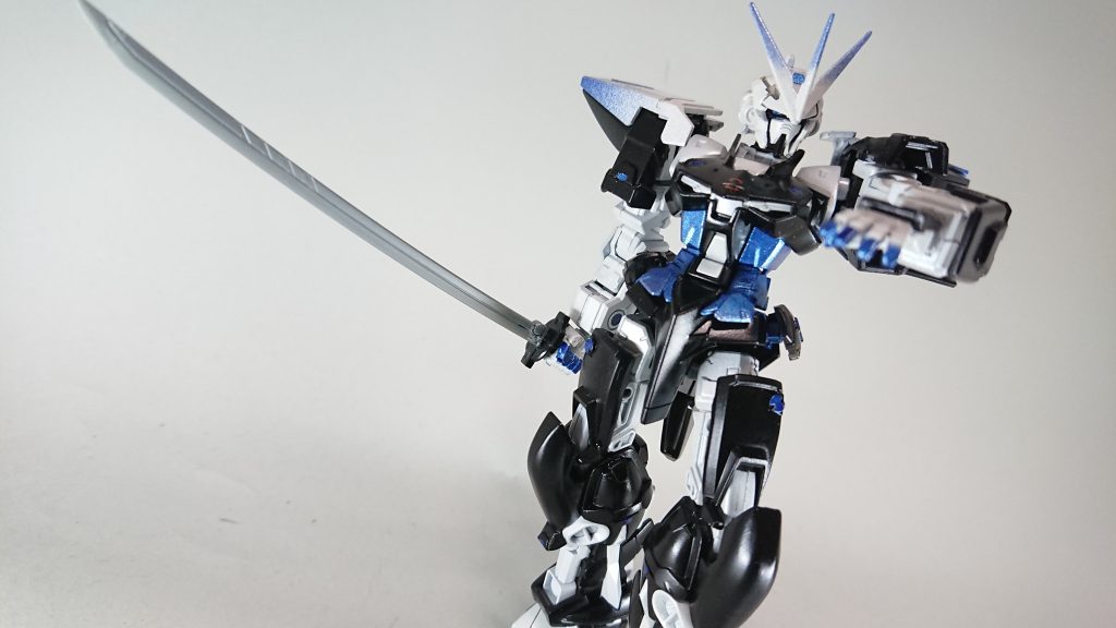 対艦用刀を装備。
『自然とこのポーズをしちゃうのよね。』