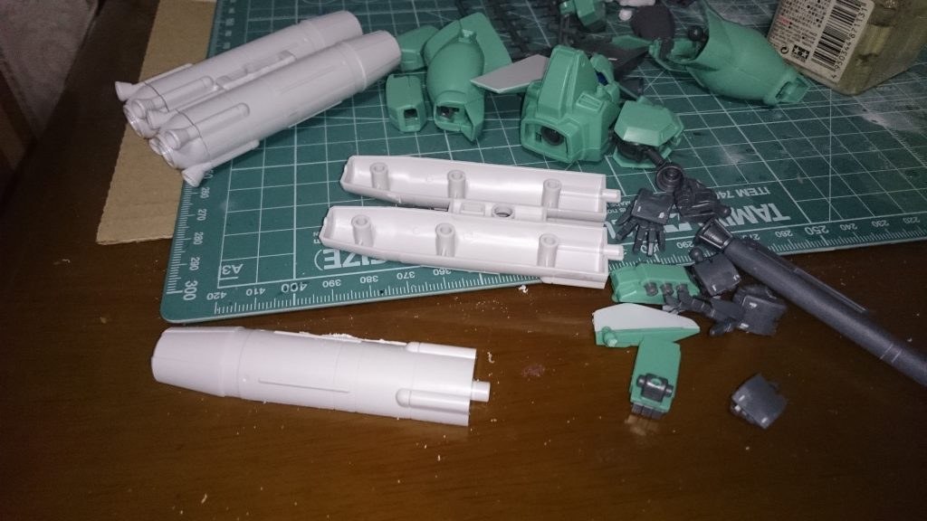 分割工程
初めてエッチングノコというものを使ったのですが……