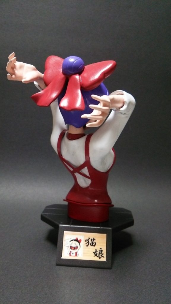 頭部のおだんごとリボンはパテでスクラッチしました。