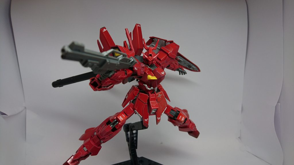 通常形態。高い機動性と火力を有しており、この状態でも高い戦闘力を持っている。