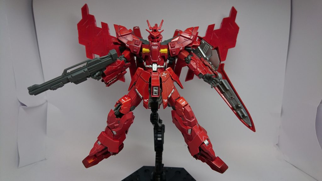 サイコプレート装備状態。全体的に大きく見え、その姿は彼岸花のようである。