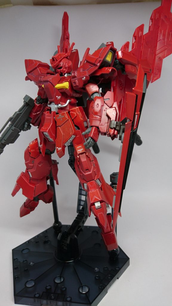 リコリスでは紹介しきれなかった、重装型になります。この状態では、一度分離させたサイコプレートを回収出来ないので、本体に再び装備させてシールドとして扱うことは出来ません。