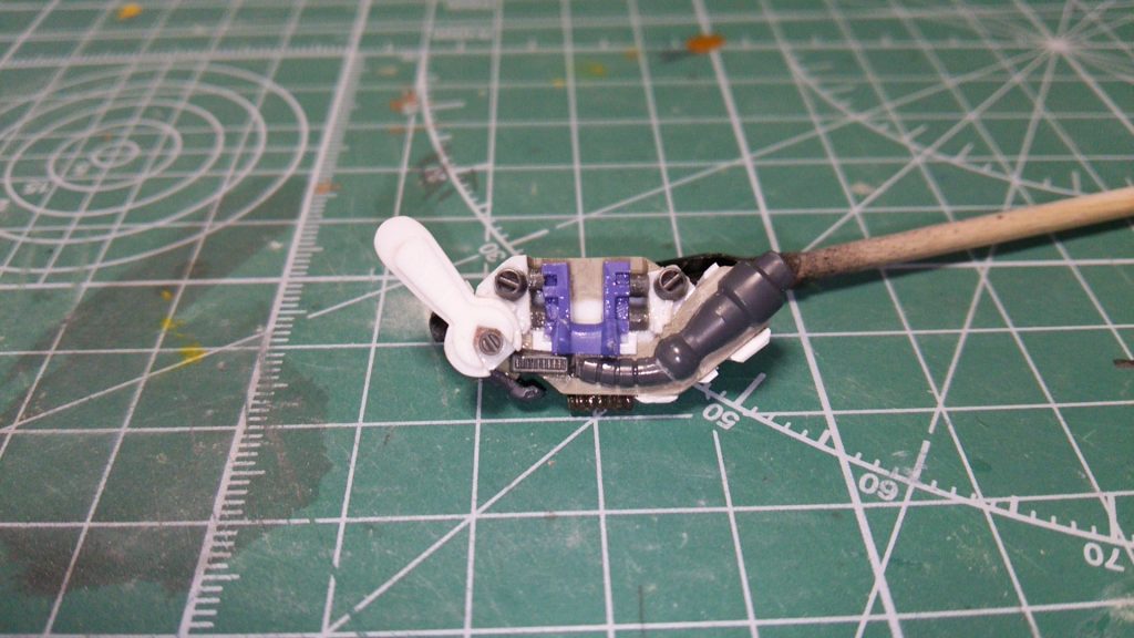 ジャンク沼からパーツを拾ってベルトの作成。ちょうどいいパーツが見つかって良かった・・・