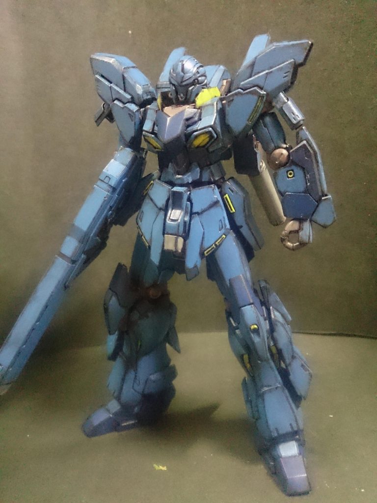 改造箇所は袖ですね。プラ板で袖の一部を作りました。袖つきマークはヤスリでおとしました。