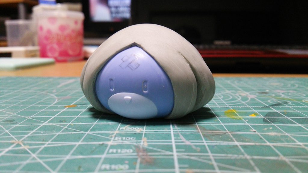 髪の毛のパテ盛り。栗かな？