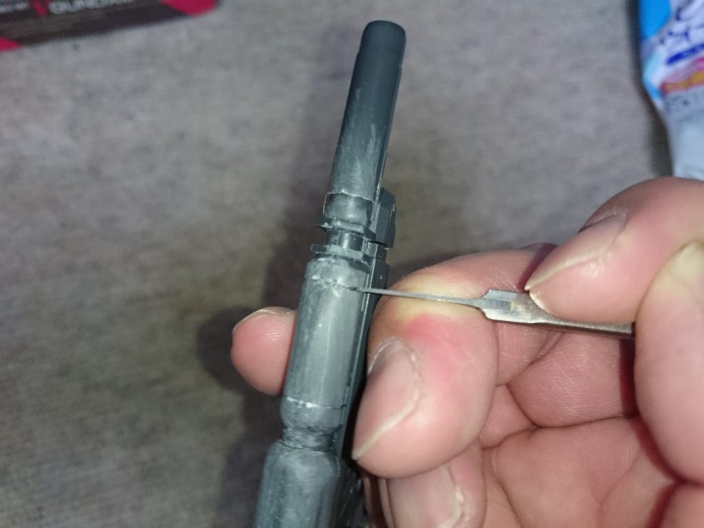 タガネでモールド彫り直し