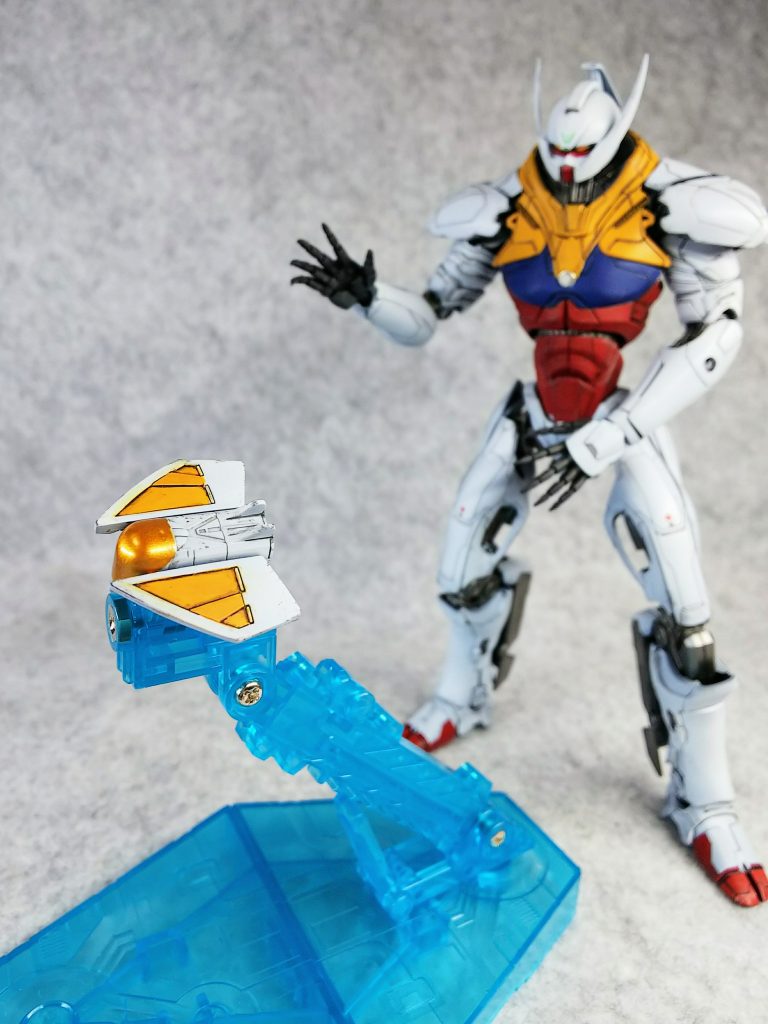 コアファイターはHGに付属するものを塗装しました。