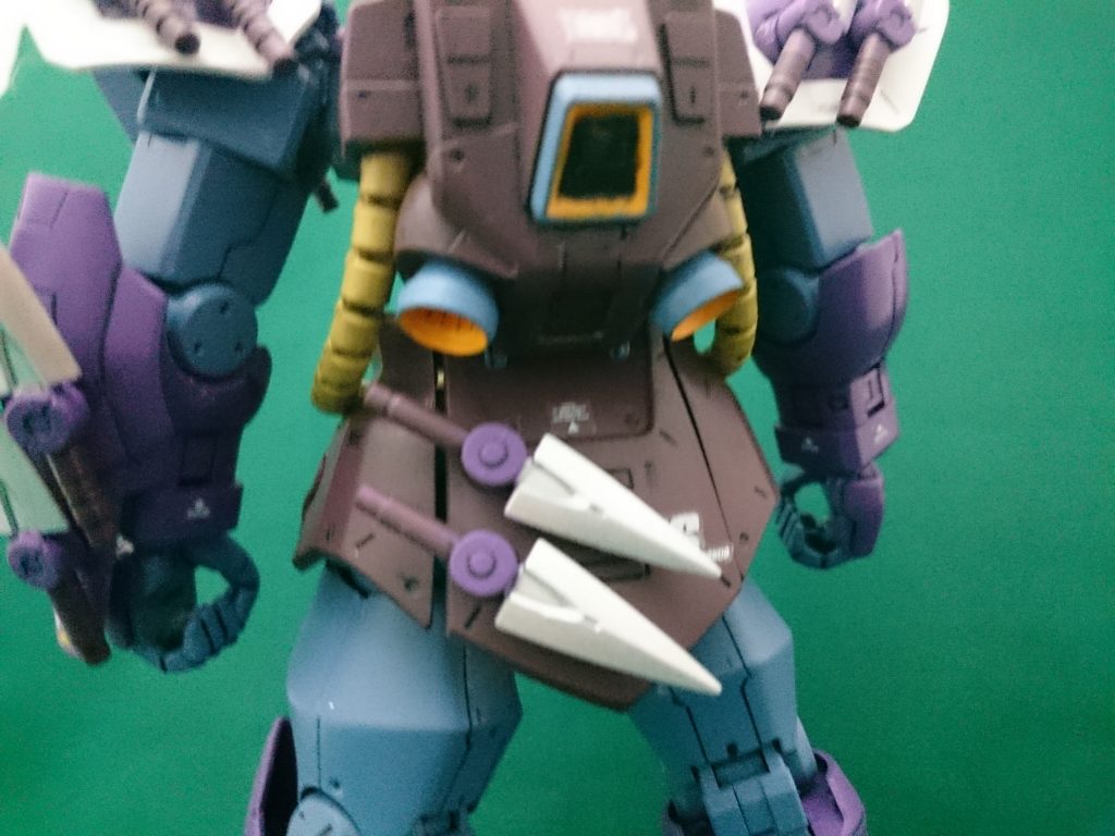 細部まで筆で塗り分け