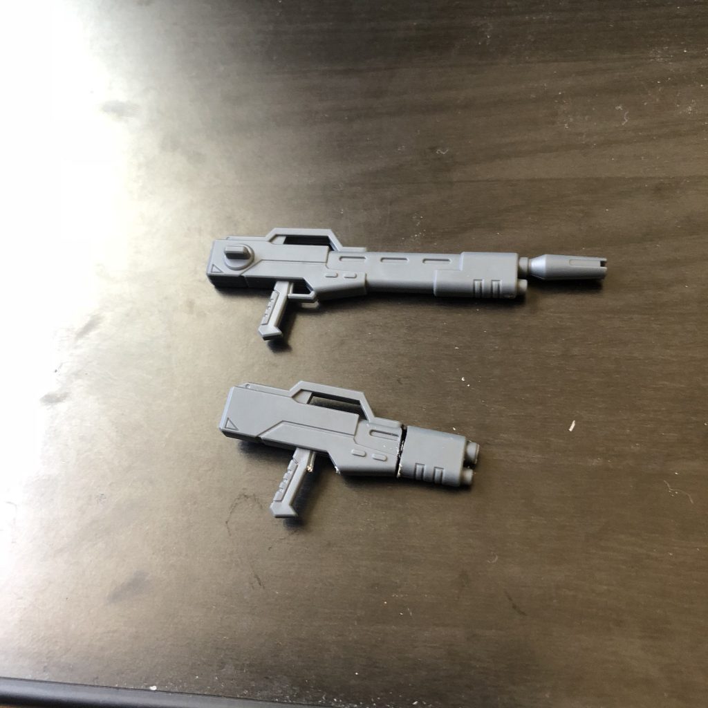 通常のバスターライフルだと長すぎた為、銃口部分とバレルを切断し短く。