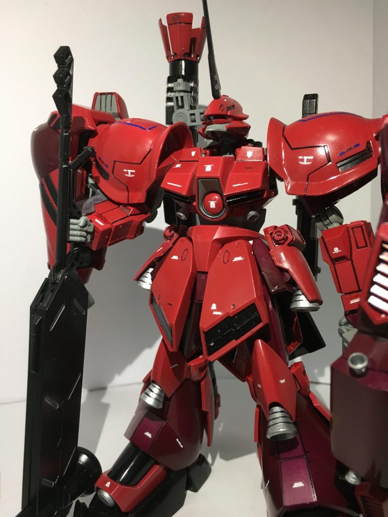 胸、腰、膝にもバーニアを配置。