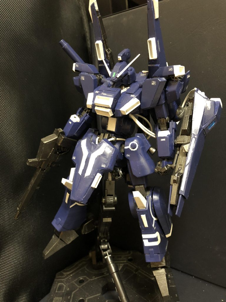 機体解説
元々は連邦軍の北米オーガスタ研究所で開発された試作型MS。この機体は後述するが、3機作られたうちの2号機を後に改修した物である。型式番号ORX-013[2−T]。通称G-Ⅴ（ジー・ファイブ）。サイコガンダムを小型化した機体といわれているが、共通点や裏付けとなる資料に乏しく、詳細は不明。