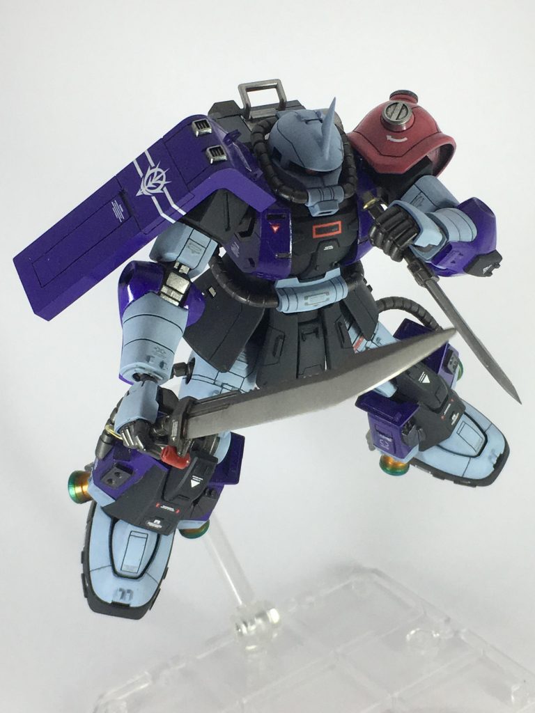 ヒートサーベルとヒートダガーは腰にネオジムで接続してます。ヒートサーベルについてる赤いやつは煙幕です。鍔迫り合いした時にポロッと取れて煙幕をはり、気付いたら頭パッカーン仕様です!