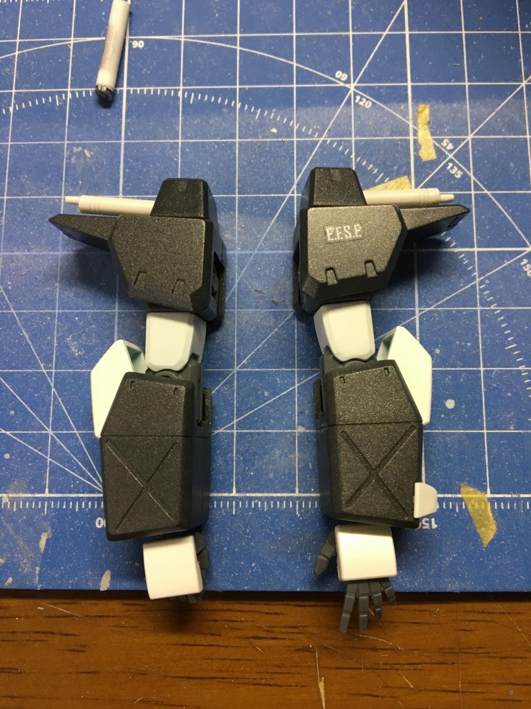 腕の変更。
パワードジムの腕→ジムキャノンⅡの腕に変更。
個人的にヘビーガンダム風から一気にフルアーマーガンダムに変わった瞬間でしたw