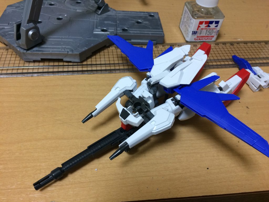 Gベース可変検討中。
ボツ案です。
なんだか虫みたい。(´ω`;)
ナナフシが飛んだみたいな感じですね。