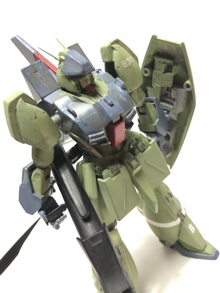 胸部アップ

ガンダムフェイスに造形してみた。