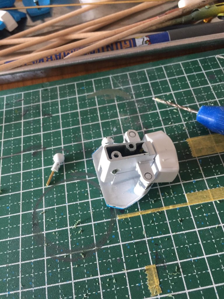 塗装後の悲劇，初期のhgucではよくあるので……………(´；ω；｀)お陰でブンドドは控えてます．