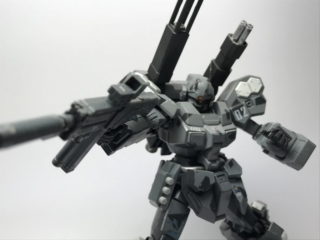 ライフルを持たせてもかっこいいです!!!
やっぱり連邦系のMSはライフルが似合いますよね〜特にジムとか笑