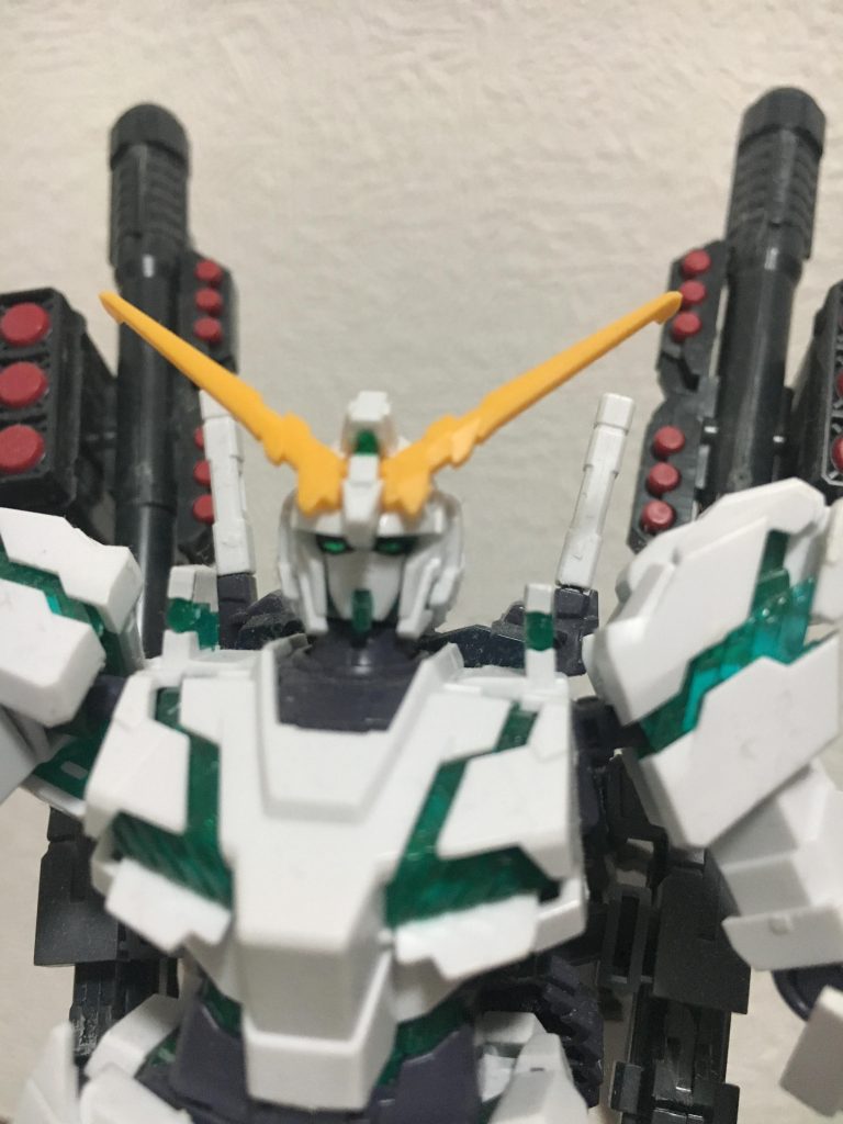 かなりの小顔ですよね。