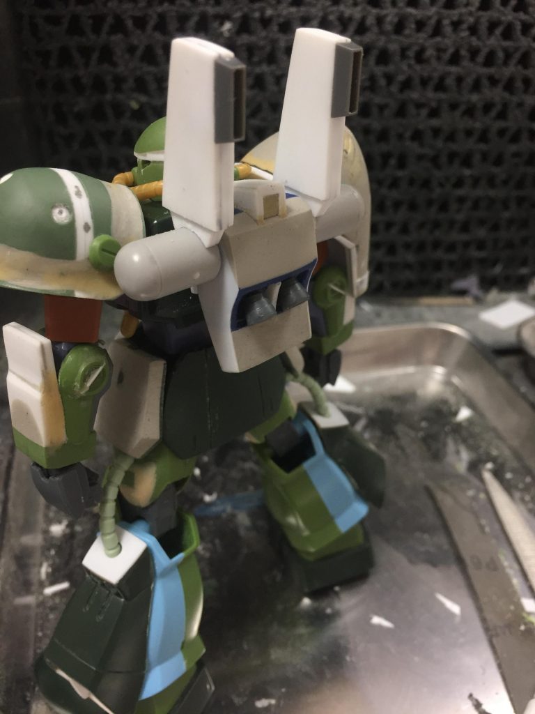 急遽バックパックのスタビライザーの位置を変更．ダクトは壽屋の物を使いました(´>ω∂`)