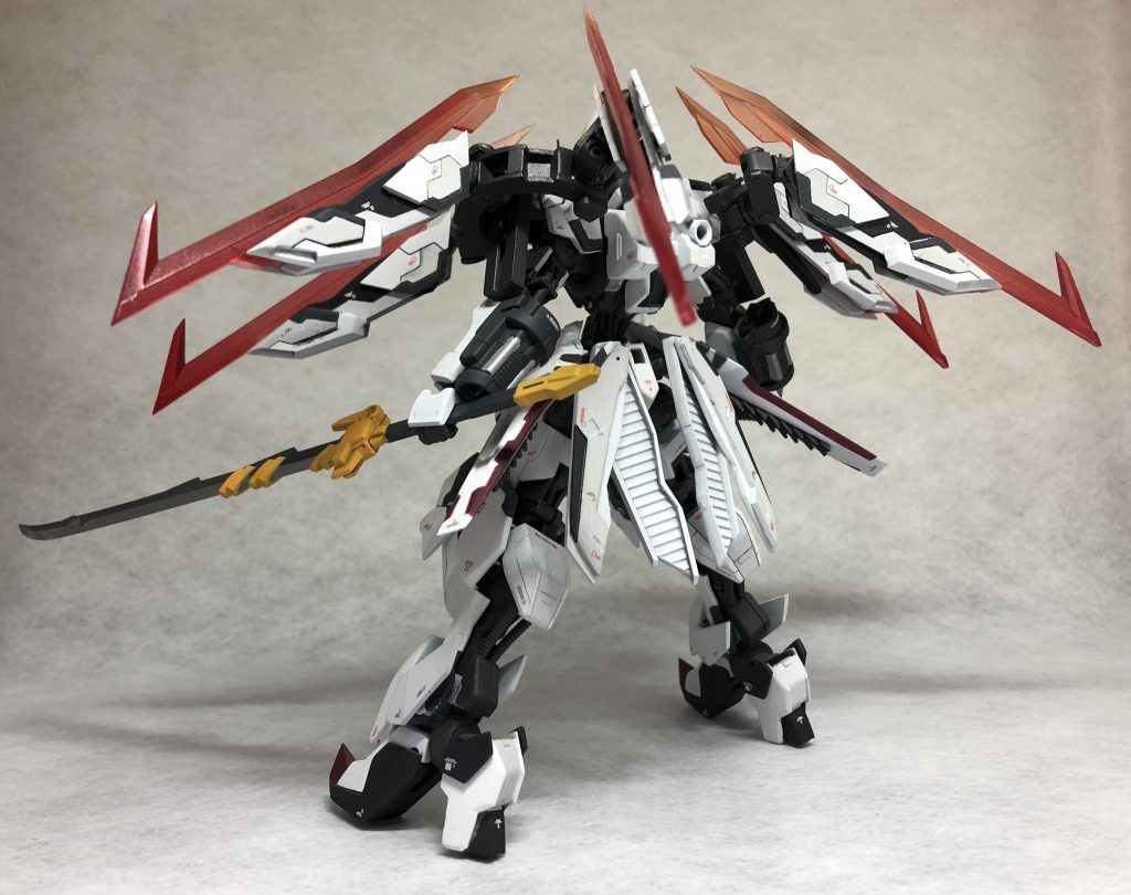 -*月読*(ツクヨミ)-
サイドスカート裏とリアスカートに配された装備で、ジャミング効果のある特殊粒子を散布する。