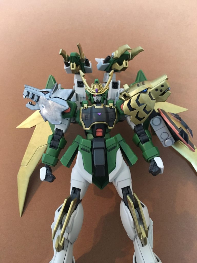 カメラアイはオッドアイに…!
虎狼の眼も合わせて赤青にしました。
オオカミは金眼のはずですが、オッドアイありきで…
この中二病感もタイガくんの新たな道。
…これはちょっとやりすぎたかなと思います。