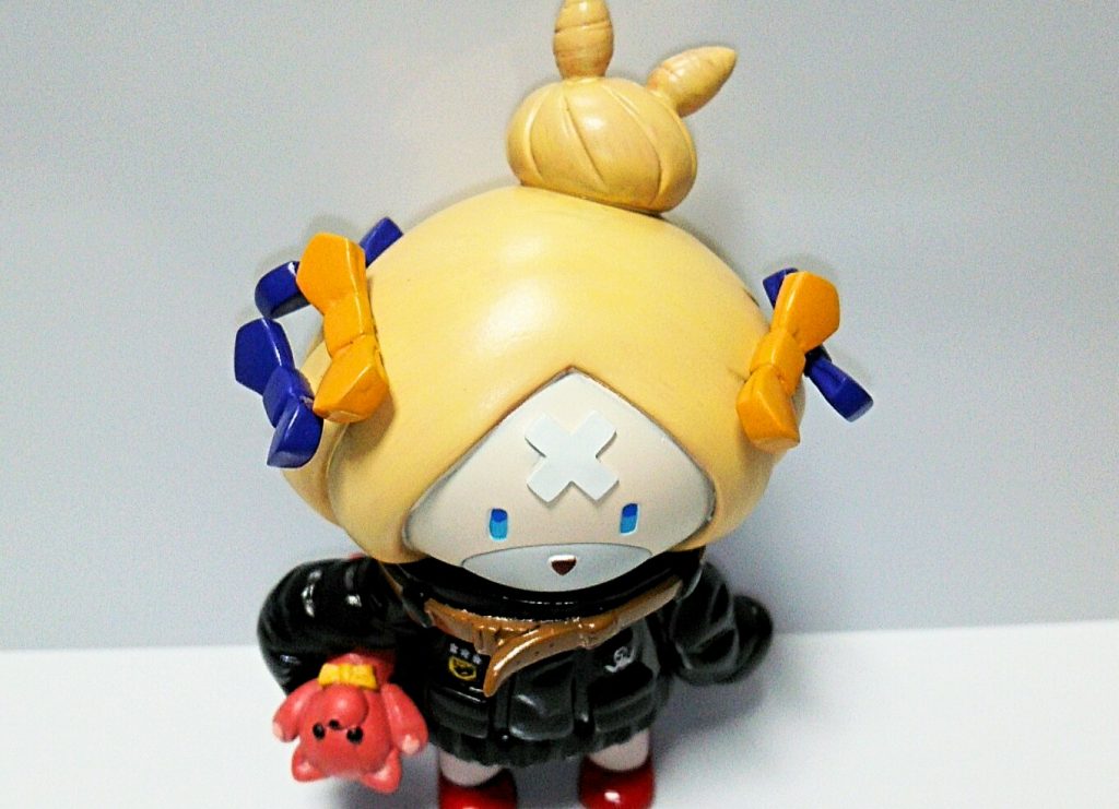 おでこの絆創膏で第三の目を隠してます。リボンは大量に余ったプチッガイのリボンを加工しました。