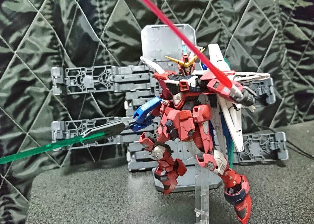 武装
GNソード4 GNバインダーシールド GNサーベル×2 GNビームエッジ×2 GNソードビット×6 GNバルカン×6
動力
GNドライブ“ツインドライブ” GNドライブT
コックピットは00クアンタベースにサポートAI“イシュタル”搭載、ヴェーダの小型ターミナルを利用したAI、ティエリアの意識データの用にサポートを行う