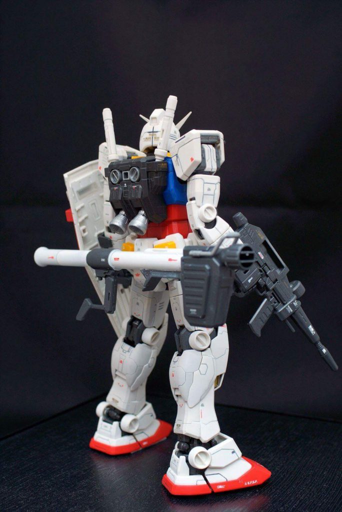 お約束の背面。バズーカはVer3.0準拠になるように色分け