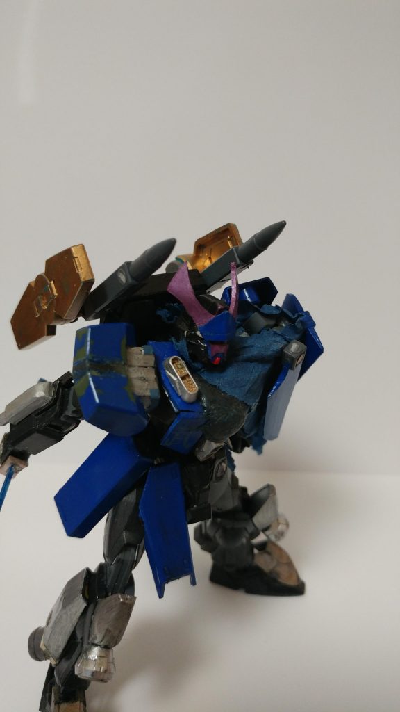 武装その2。バックパックにミサイル2門です。ボルアムのパーツをそのまま流用しました。