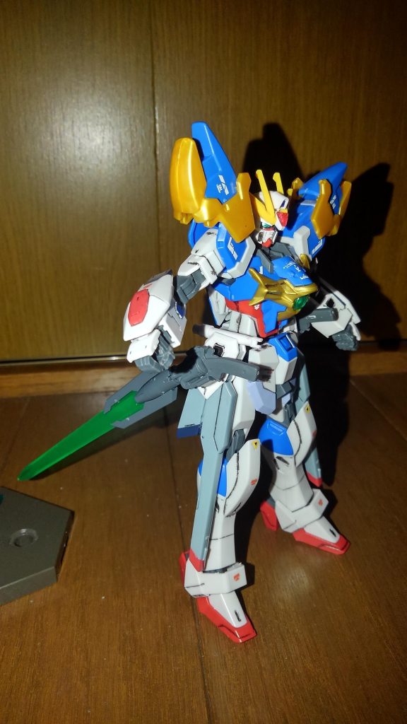 メイン武装は、腰にマウントします。
バックパックは、フォースシルエットをベースにしてるので、勿論取り外し可能。
シルエットフライヤによる運用も出来ます。