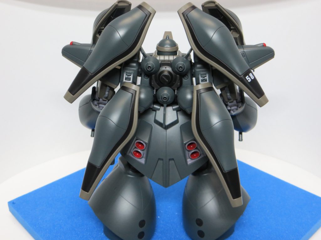 後ろ。守備は万全。