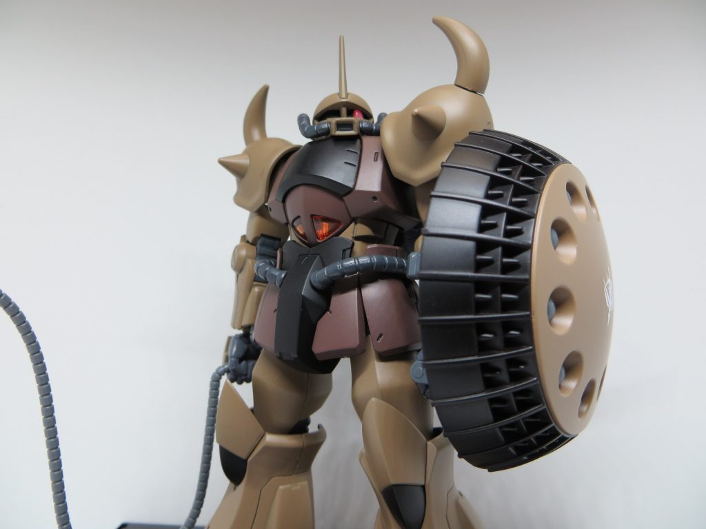 似合いそうという理由だけでギャンシールド装備。