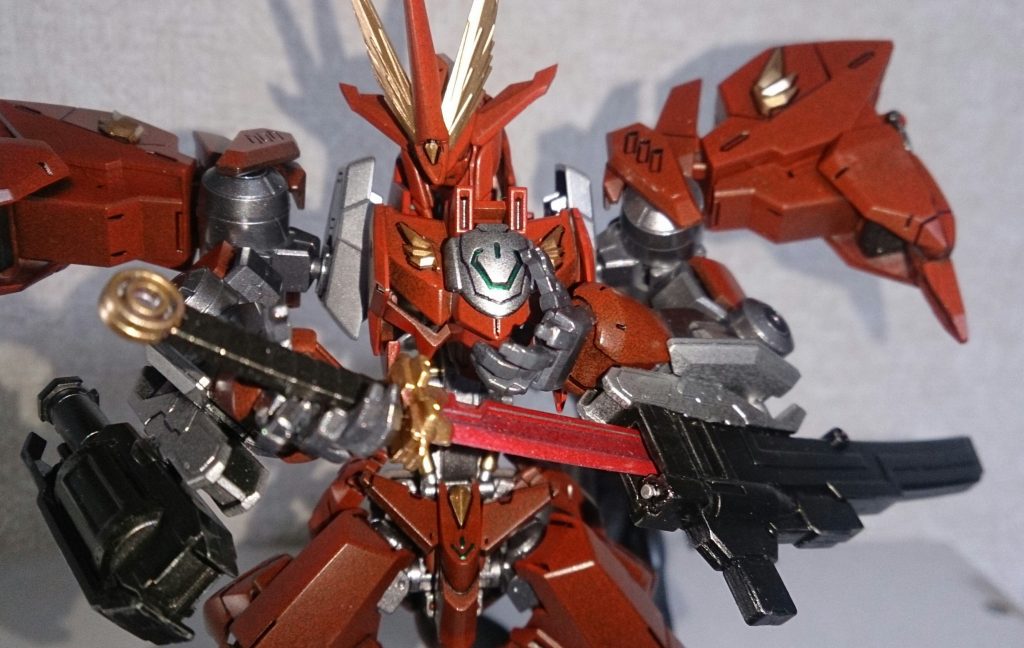 ロールアウト時は右腕のランチャーと、刀のみ。
L36式「雷電」 左腕に装備されたバンカー付きの刀。居合い道を意識して開発され、実に35に及ぶ試作品が作られた。

某ゲーム動画を見て一目惚れし、作ってみました(^^)