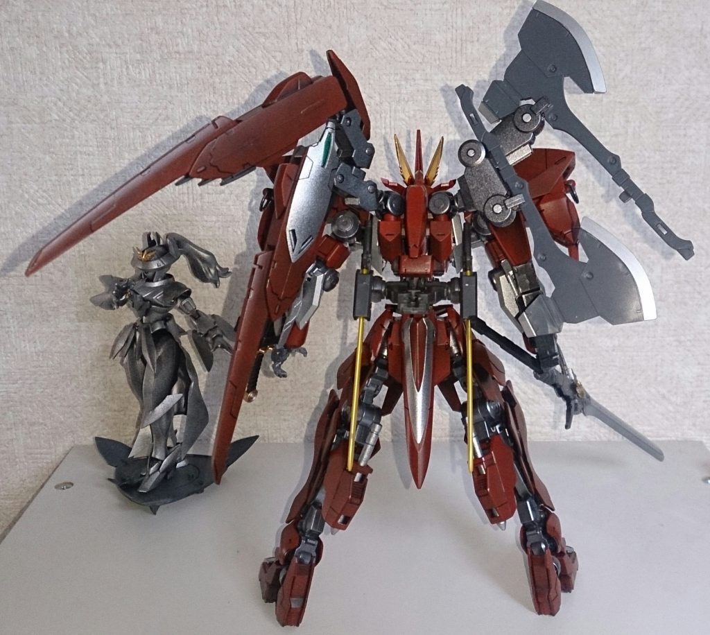 バックショット。
左右非対称にしてます。バエルソード、ヴレイブの太陽炉、脹ら脛にパイルバンカーを。