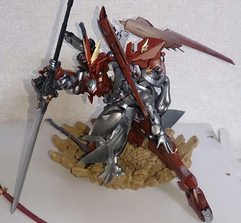 乙女を守護するアヴァロン
彼らを襲ったのは、MA自身とされる説もあり、この状態で機能を停止したとされている。人々は２体を総称して、エンシェントワンと呼んだ。
しかし、乙女のみ微かに再起動し、月、地球、火星に眠る新たなMAの鼓動を探知するのだった。