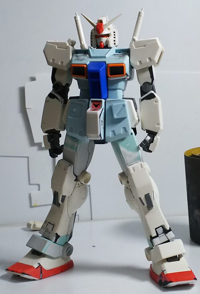 だいたいの形が決まった頃の画像。胸のダクトは枠とフィンを別パーツにして埋め込んでます