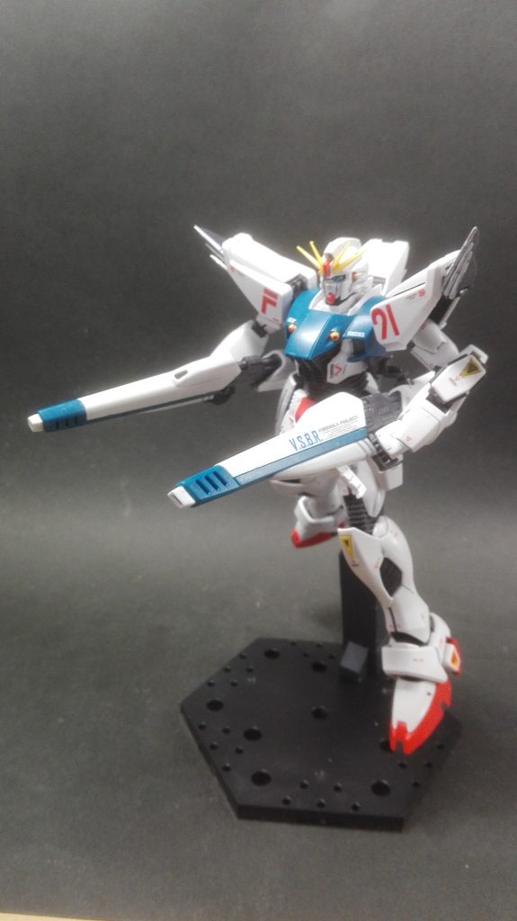 ヴェスバー両手持ちです。