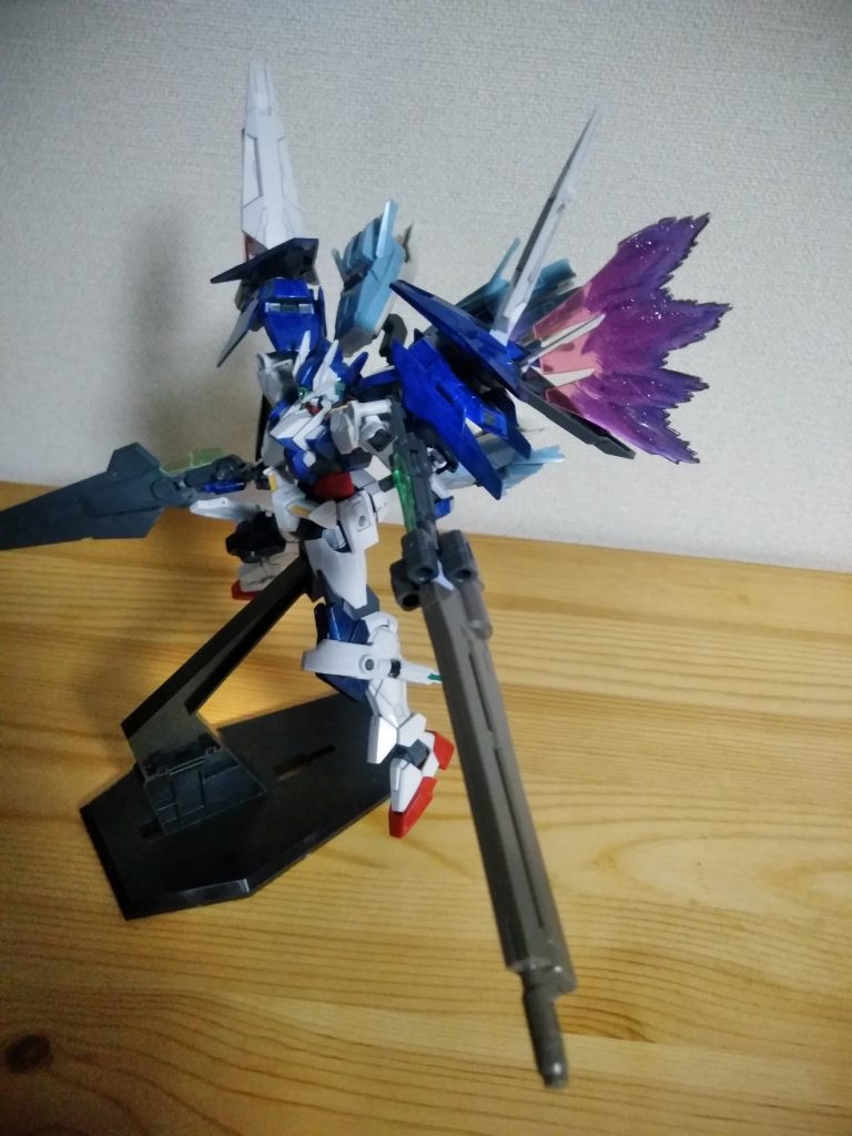 GNバスターライフル
ダガー追加装備、ウイングのバスターライフルを模して作られている。