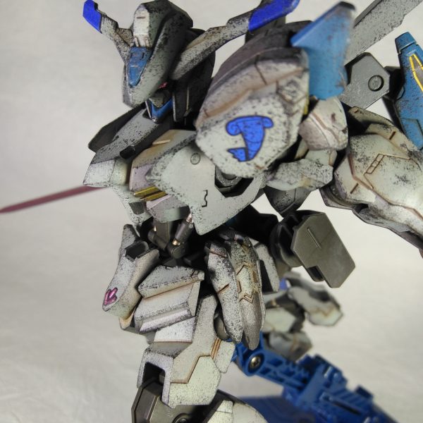 グレーゴーストガンダムバエル