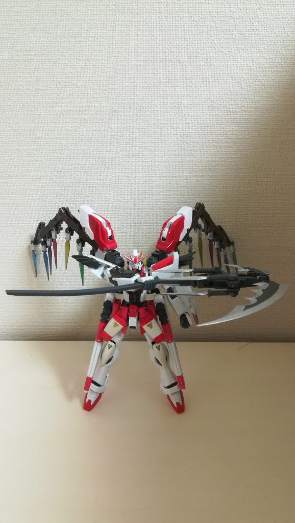 本機のメイン武装です
取り回しは悪い武装にはなりますがその破壊力は本物でありどんなものでも真っ二つにします
またこの鎌には他に2position(2モード)あります