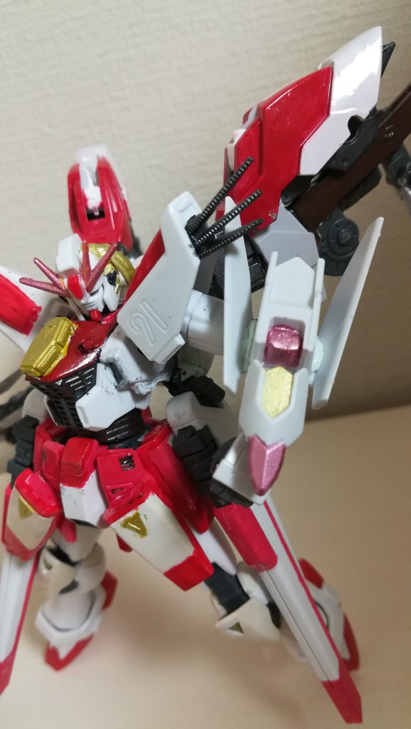 本機の最強装備で、フランの能力をそのまんま再現できます
名前は「Around breaker」です
ですが左腕にのみ装備しているので、能力は左腕からしか使えません...
また、クールタイムとして一度使うと10秒ほど使えなくなります