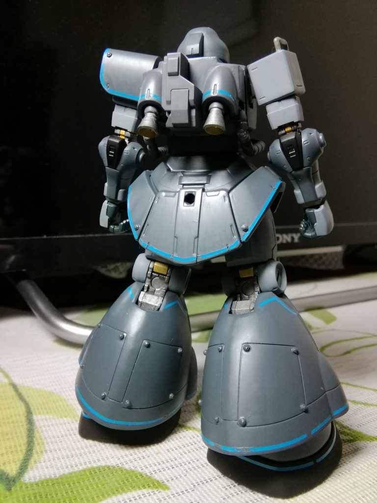 基本塗装が終わった段階。所々シールの接着が甘く、塗料が下に入りこんでいます。それらは全てウェザリングでごまかしました。これぞウェザリングの強み。