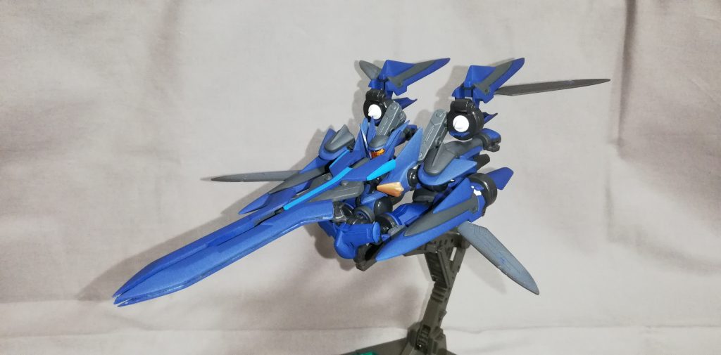 飛行形態。
基本的には指揮官用試験機と同じなので問題なく変形ができます。変形の際塗装剥げしまくったのでもうやりたくない……。