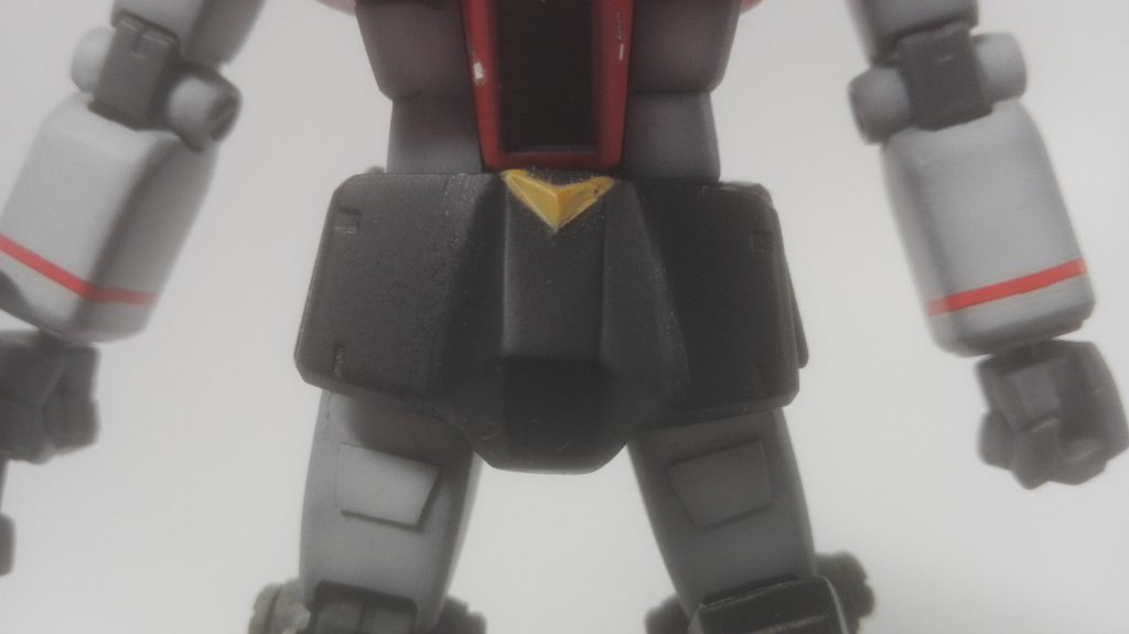 股間パーツは旧キットから移植して貼り付けました(笑)