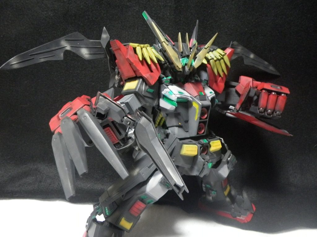 ビックリして(手が)大きくなっちゃった！？
と言わんばかりにシールドが変形して大きな手になります