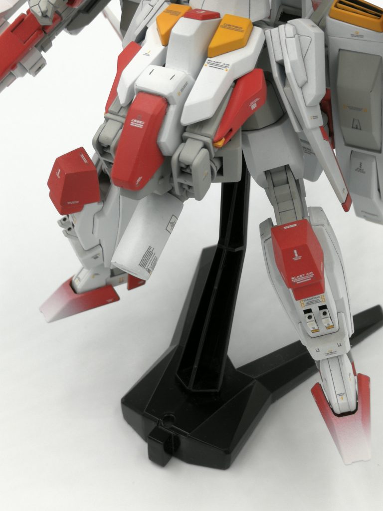 ·カーフミサイル
ダブルバレットの物は後ろにありますが、前面にすることで素早く目標に発射出来るようにしてあります。
さらに膝に追加弾装を加えてます。