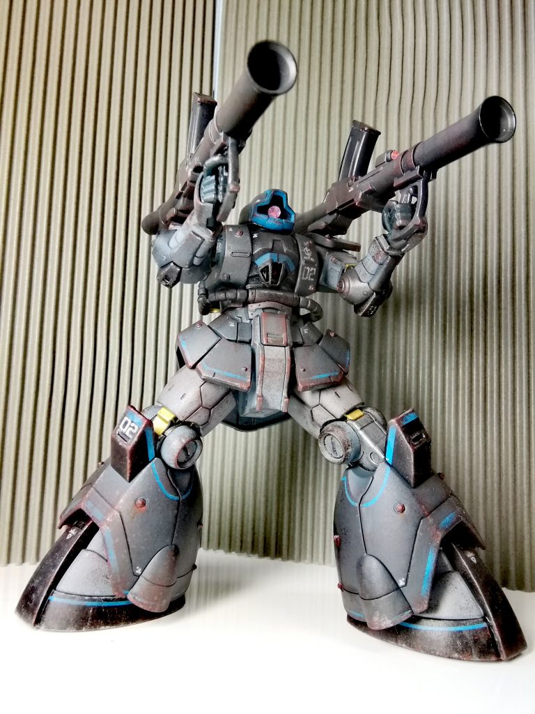 中二病丸出し2丁バズーカのポーズ。これがやってみたかったww。バズーカ2丁持ってぐらつきもしないのがさすがドムの安定感。