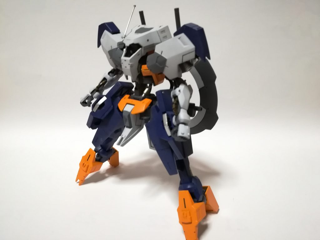 頭にアンテナ付けて個性を出してみました