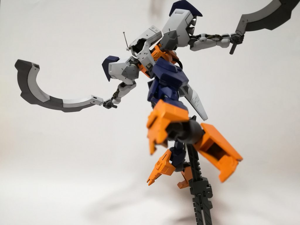 ユーゴーの一番の特徴二重関節、カッコいいですよね！