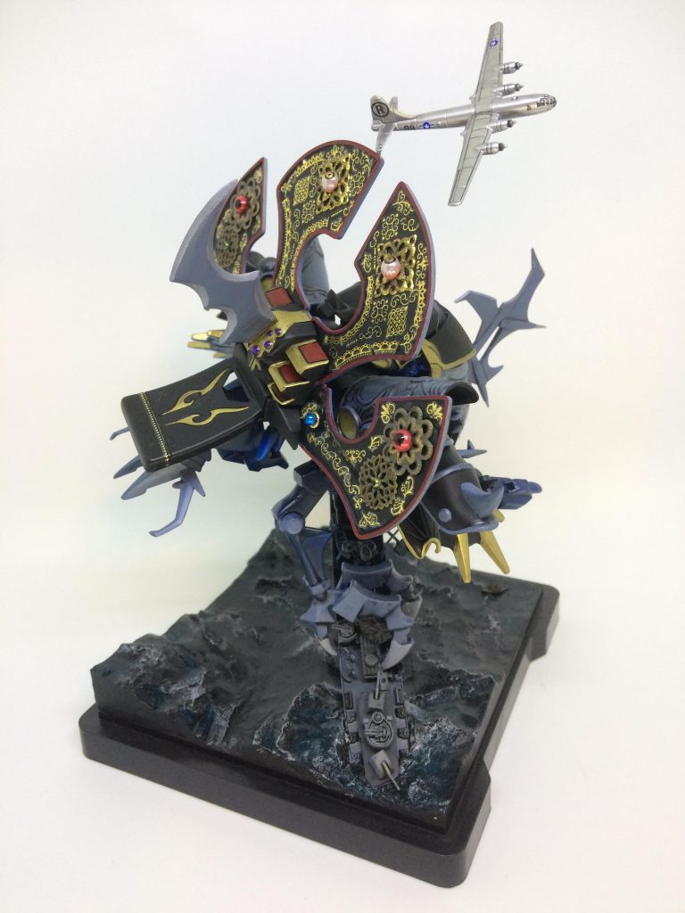 背中の装飾は百均のデコシール等を使用。